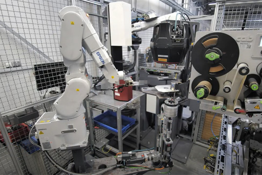 Eine Anlage mit einem Epson Roboter